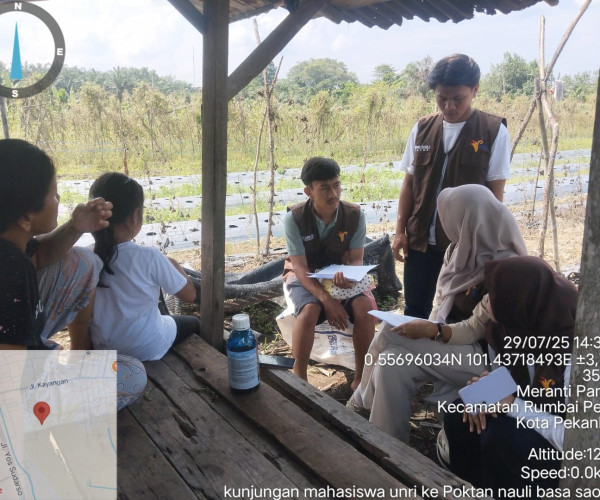 Kunjungan mahasiswa UR ke Kelompok Tani Naoli Basa Saoloan