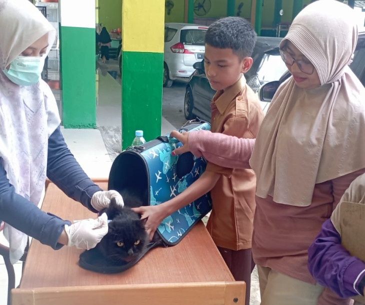 Dinas Pertanian dan Perikanan Kota Pekanbaru Laksanakan Vaksinasi Rabies di Kelurahan Tangkerang Timur